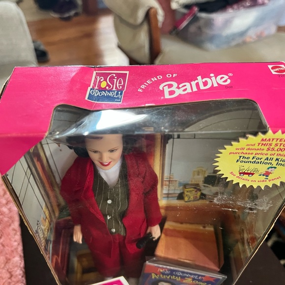 1999 Rosie O’Donnell Barbie Collectible - NIB - Picture 2 of 9